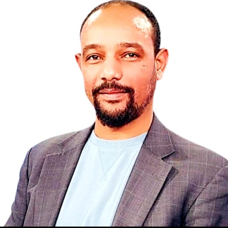 Isaias Tesfalidet Headshot